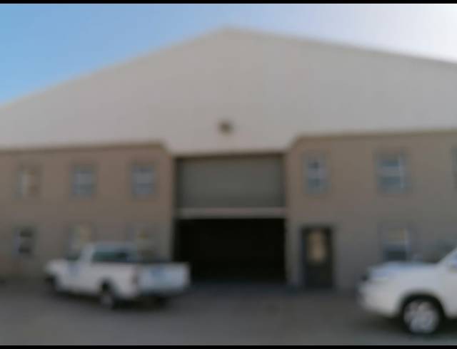 1,000M² WAREHOUSE FOR SALE IN RACING PARK